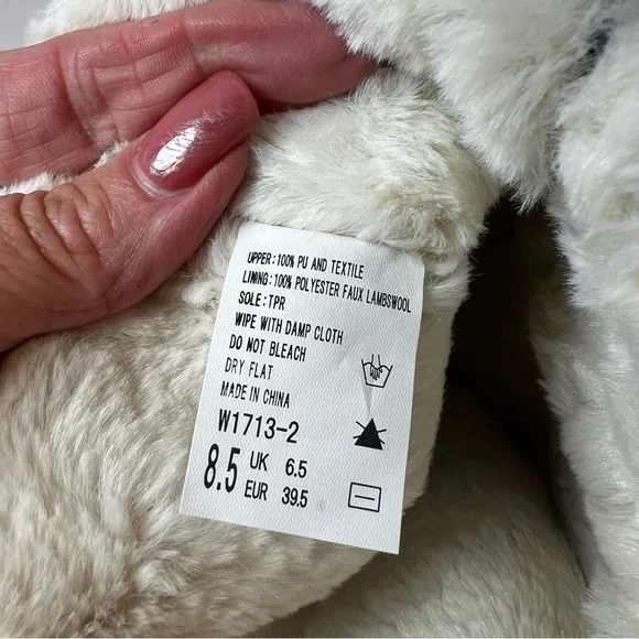 GlobalWin Women's Black & Gray Camouflage Snow Boots • Faux Fur Lining •Size 8.5 - Picture 2 of 16